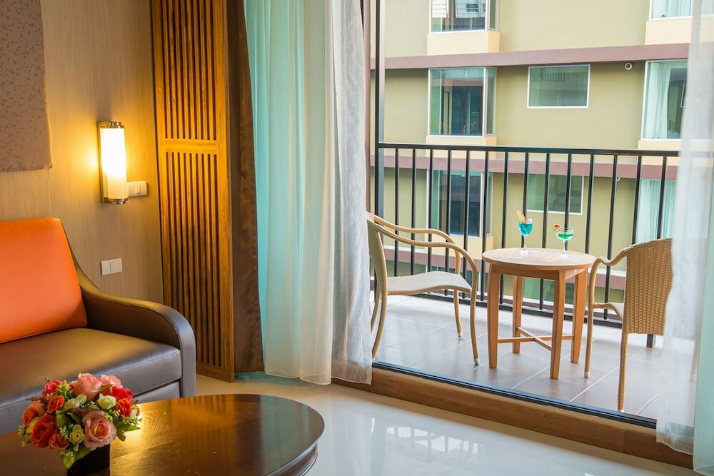 Фото Dynasty Grande Hotel