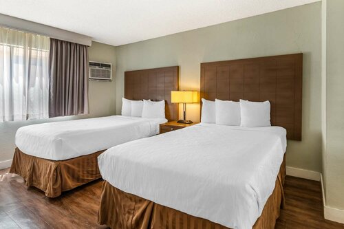 Внешний вид отеля Best Western Inn at Palm Springs в Палм-Спрингс, фото 4