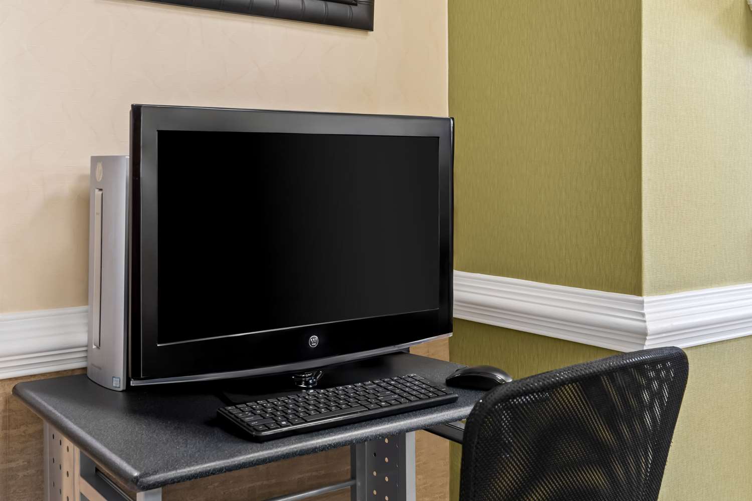 Фото Quality Inn Fayetteville near Historic Downtown Square