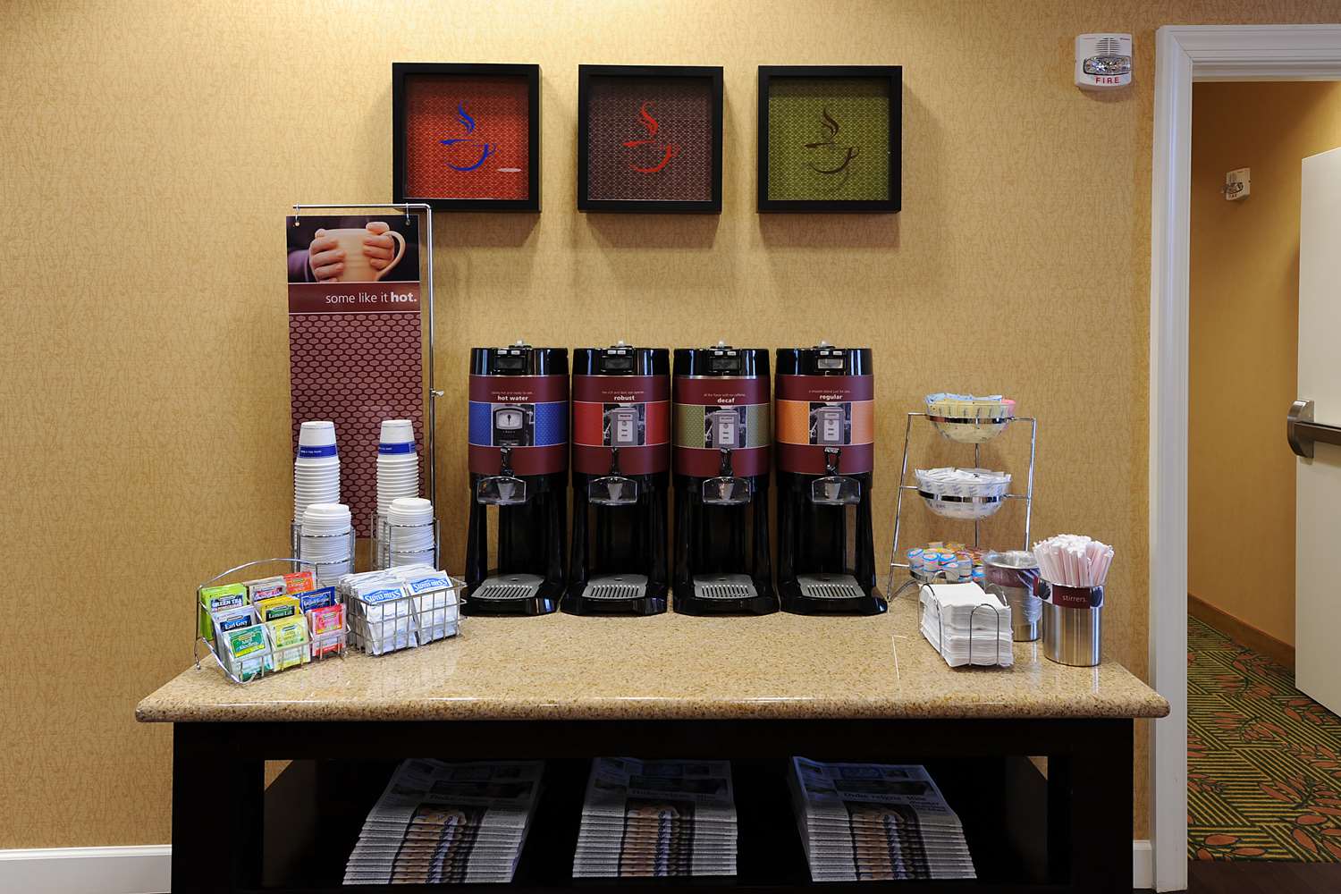 Фото Hampton Inn Suites Scottsboro