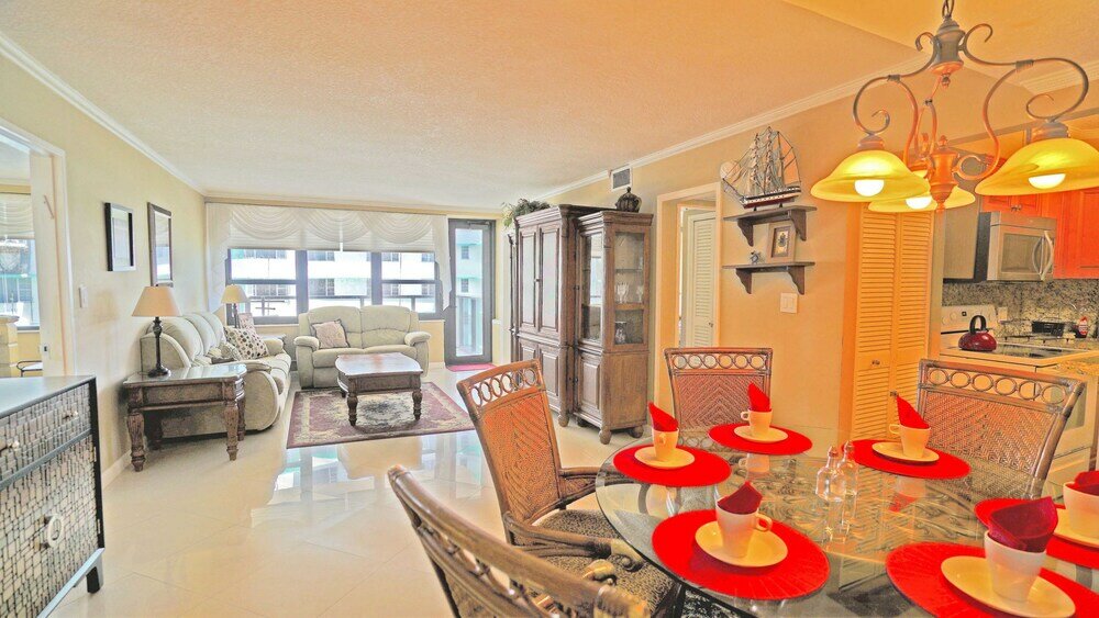 Фото Private Apartments by Vacations On Miami Beach