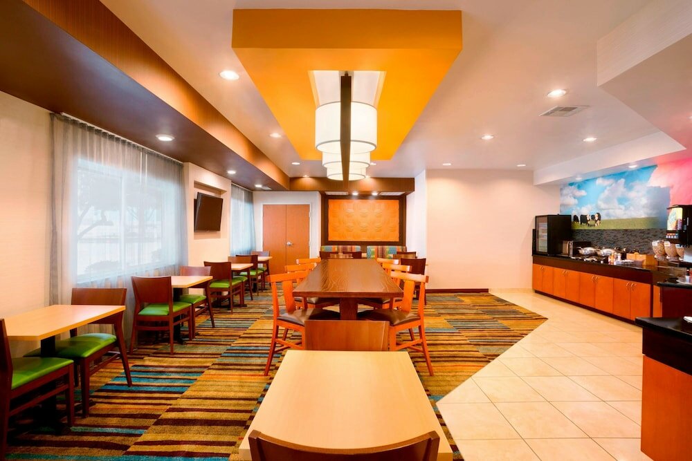 Фото Fairfield Inn & Suites Houston Energy Corridor/Katy Freeway