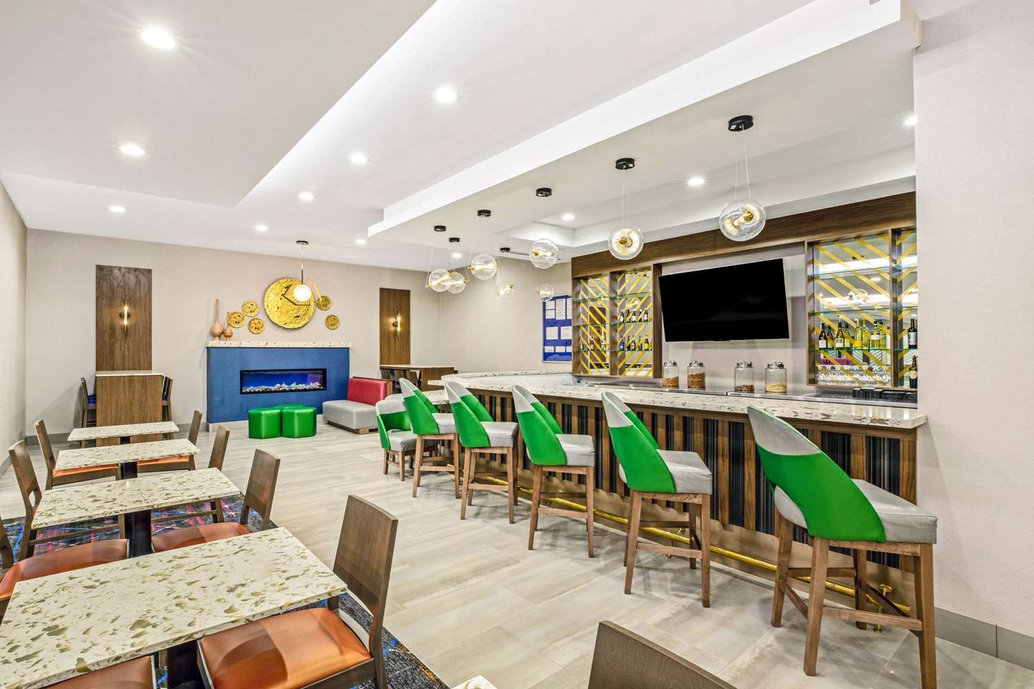 Фото La Quinta Inn & Suites by Wyndham Waco Downtown - Baylor