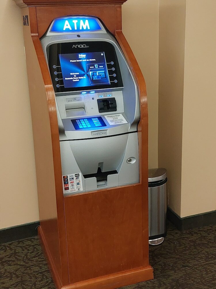 Фото Ramada by Wyndham Reno Hotel and Casino