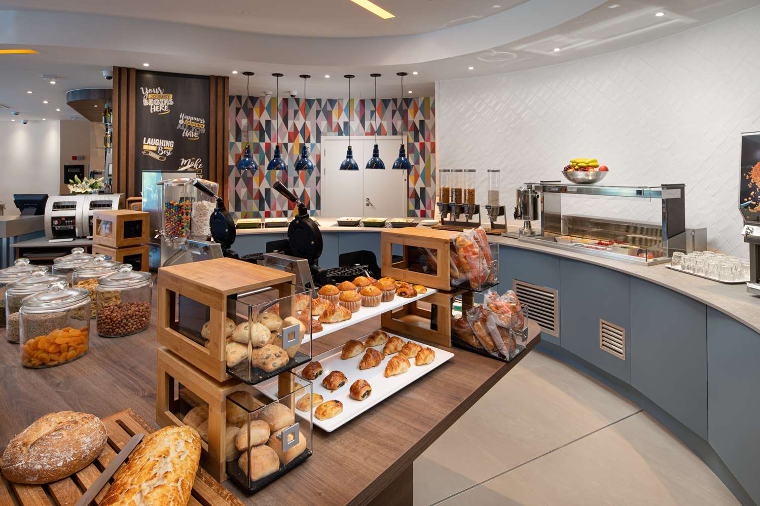 Фото Hampton by Hilton High Wycombe