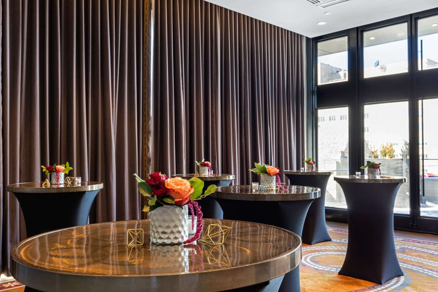 Фото Cambria Hotel Nashville Downtown