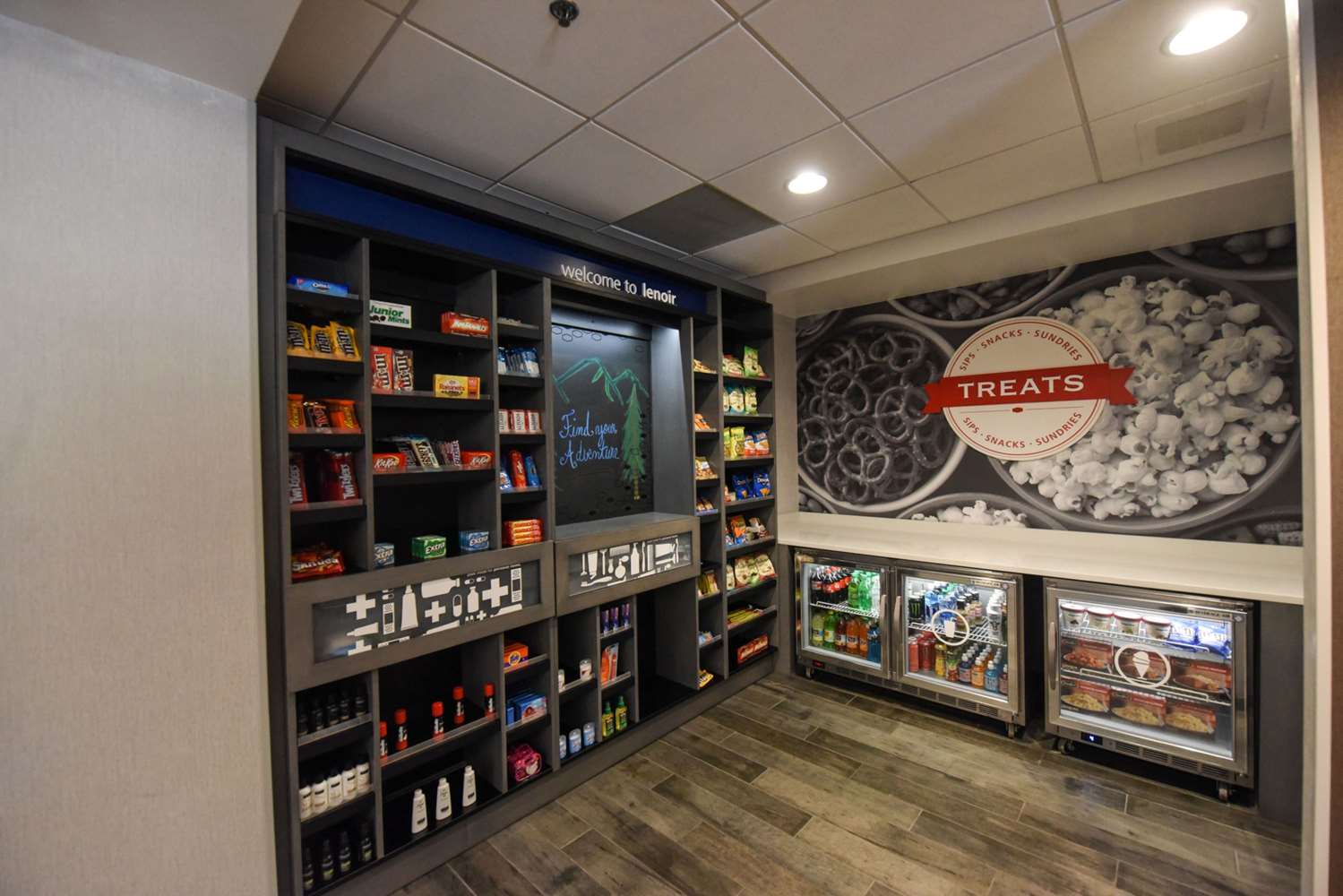 Фото Hampton Inn & Suites Lenoir