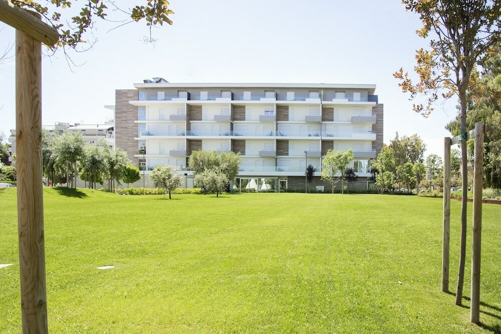 Фото Youmami Lifestyle Suite Hotel