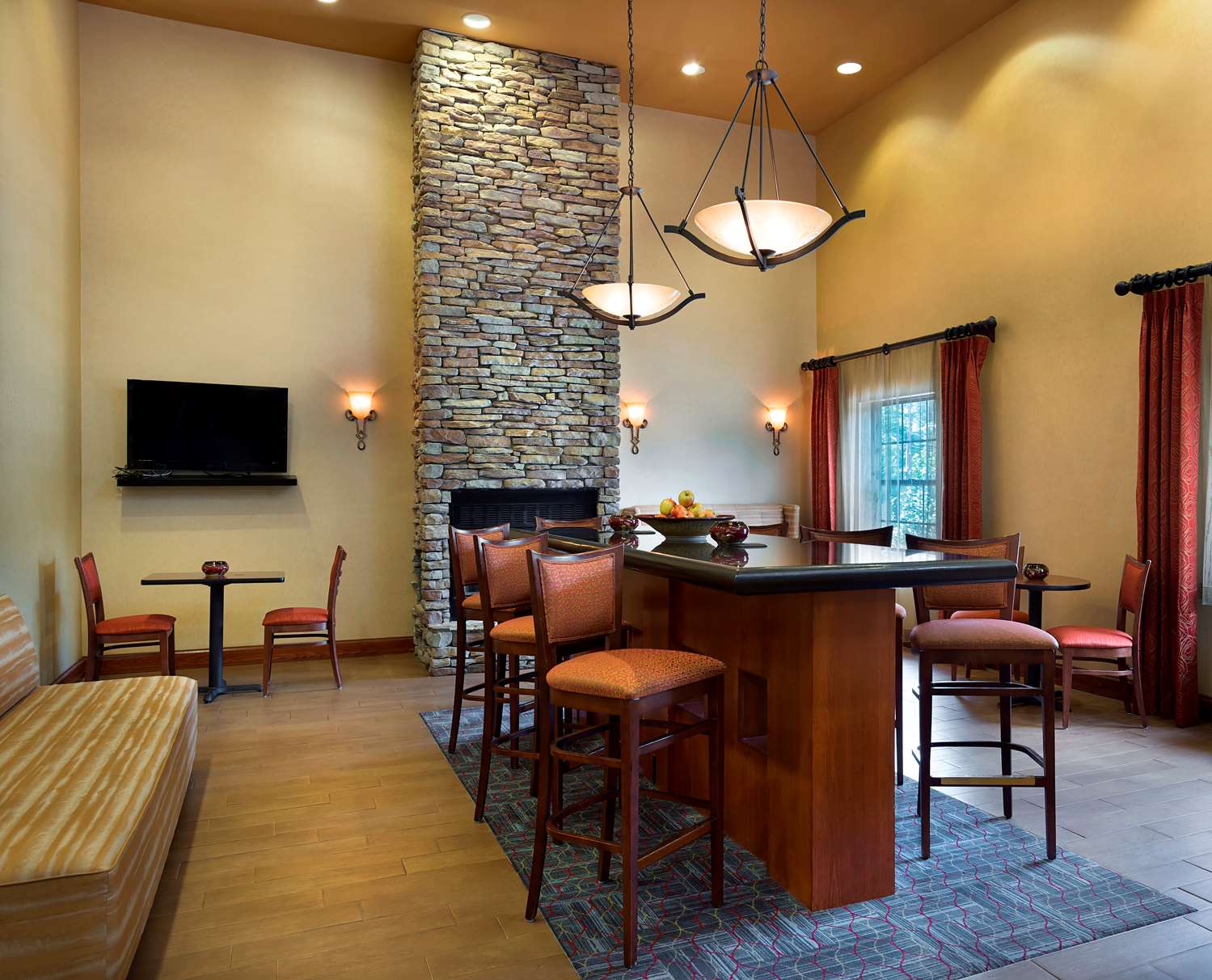 Фото Hampton Inn Helen