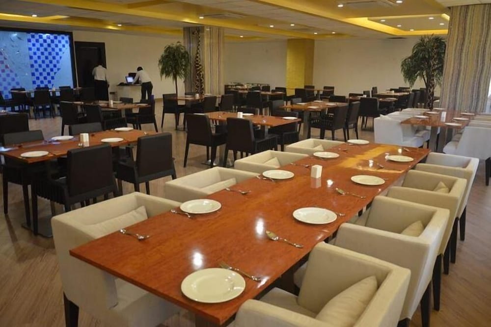 Фото Hotel Patliputra Nirvanaa