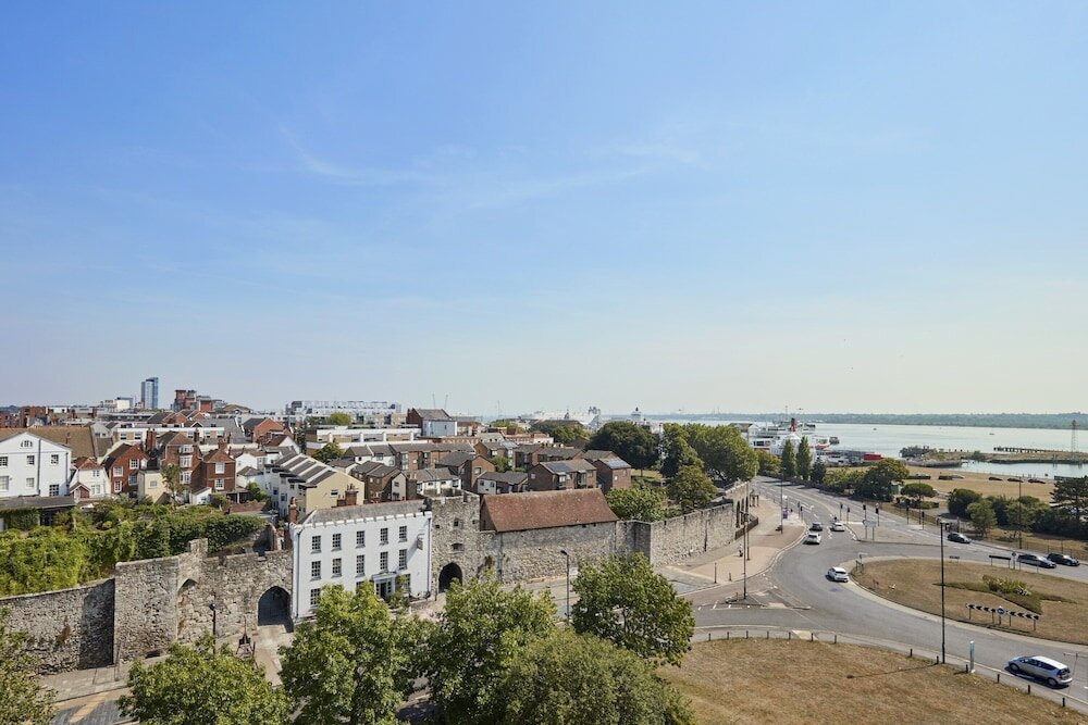 Фото Leonardo Royal Southampton Grand Harbour