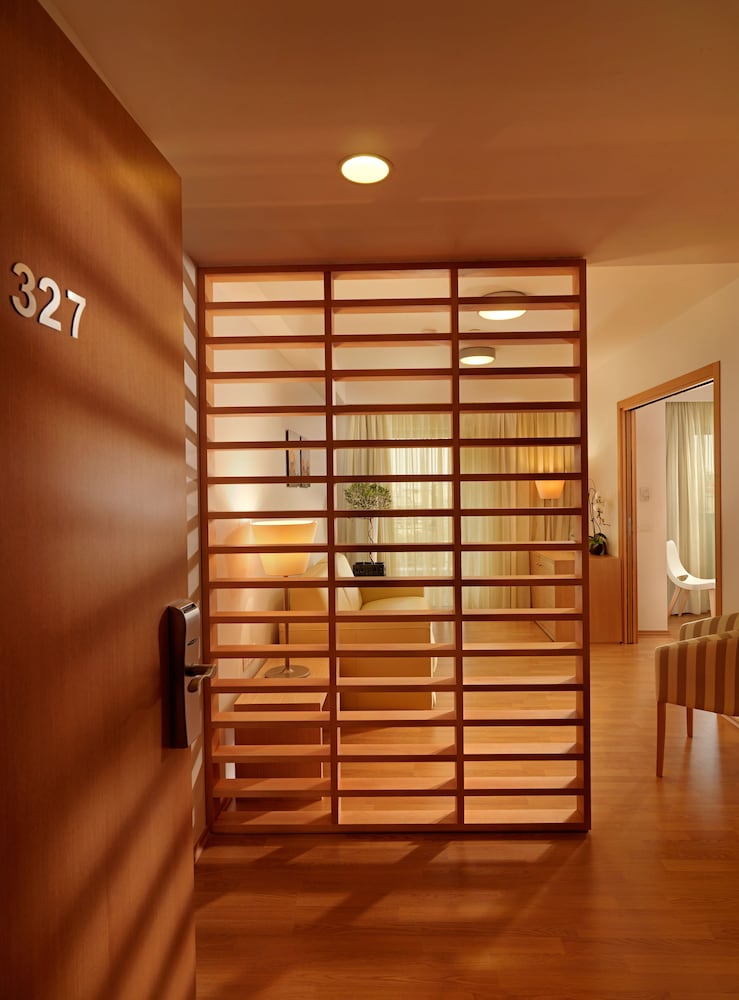 Фото Elefsina Hotel