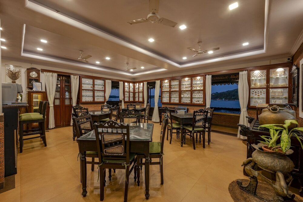 Фото Neemrana's Three Waters