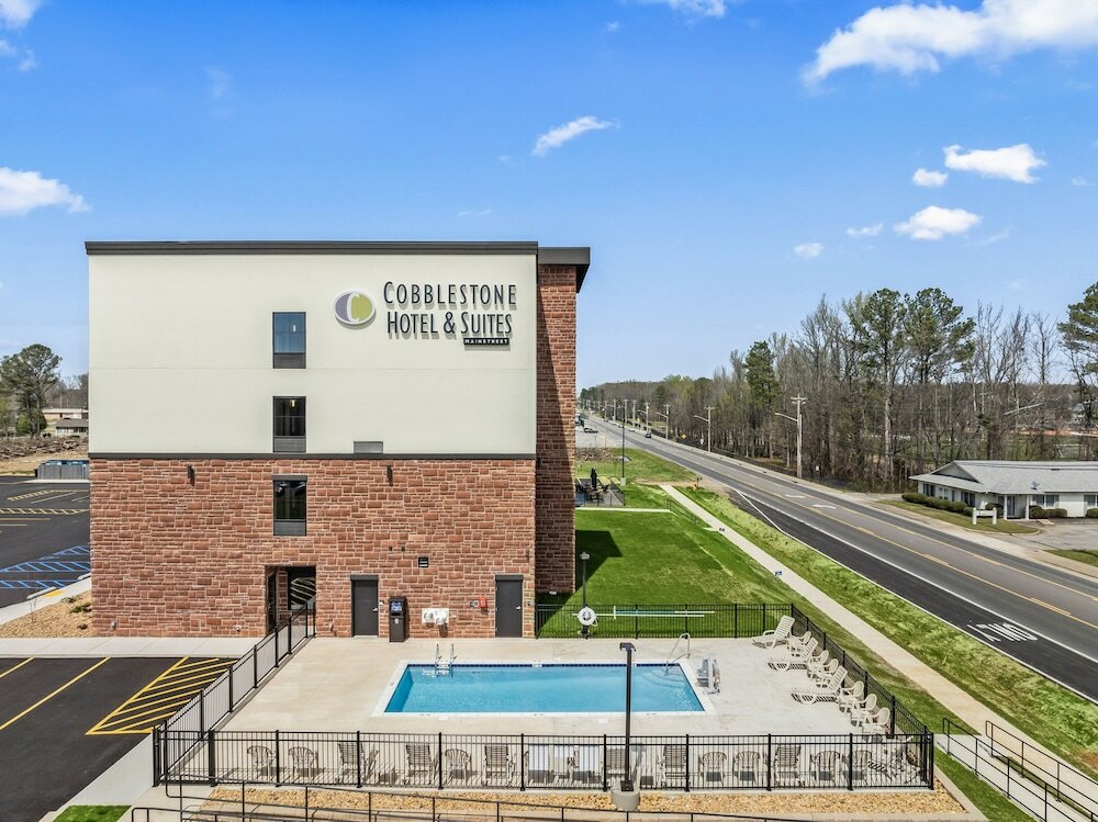 Фото Cobblestone Hotel & Suites - Cullman