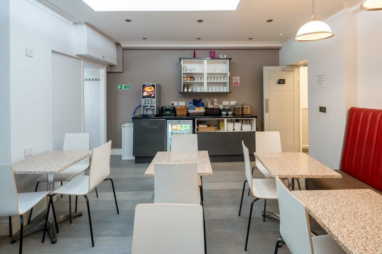 Фото Oyo Bakers Hotel London Victoria