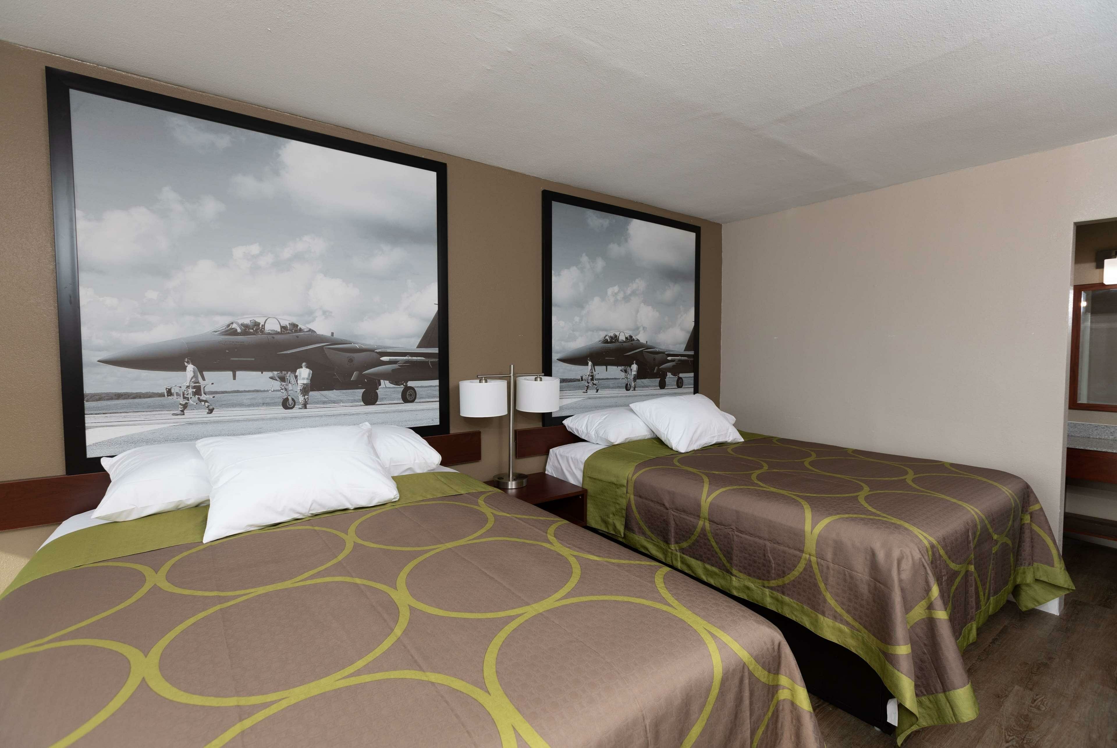 Фото Super 8 by Wyndham Goldsboro