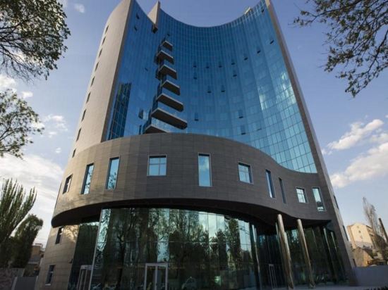 Фото DoubleTree by Hilton Hotel Yerevan City Centre