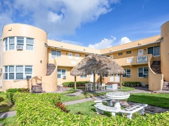 Фото Hollywood Beach Swan