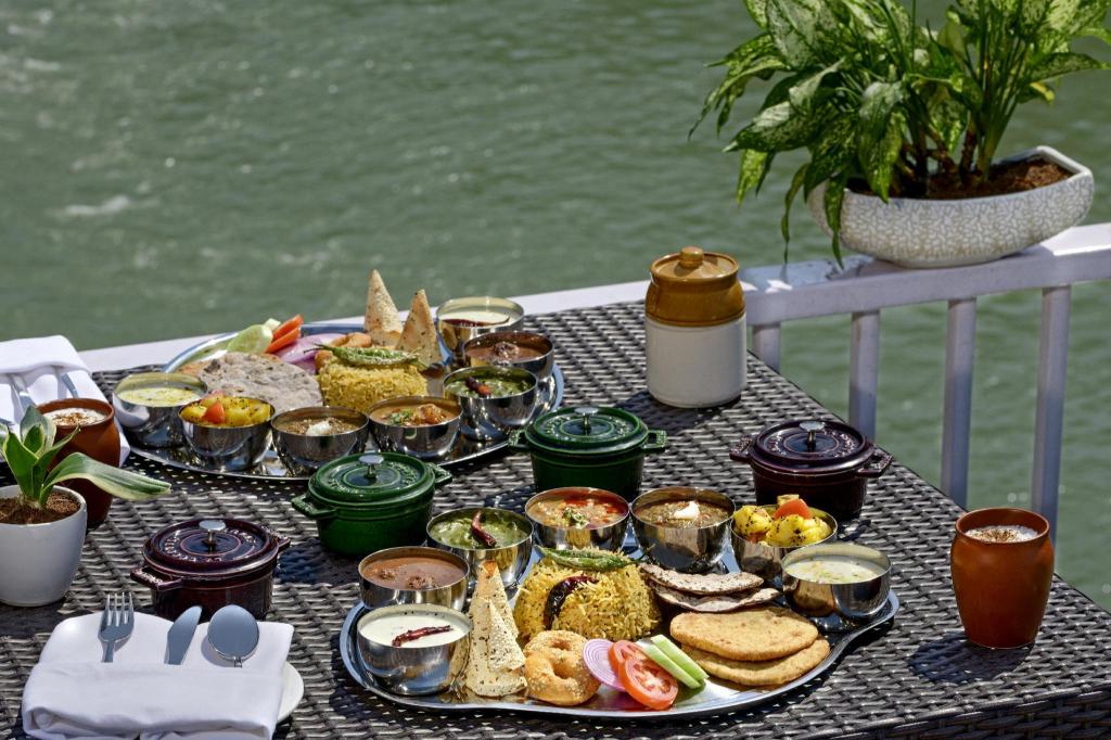 Фото Lemon Tree Premier, Rishikesh