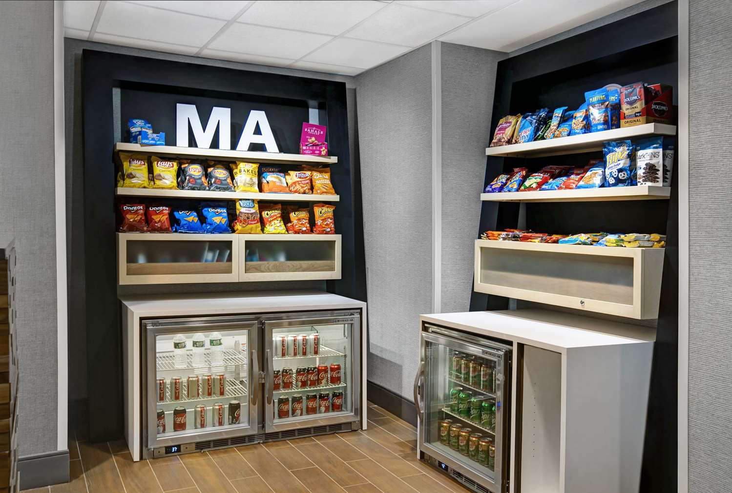 Фото Hampton Inn Westfield