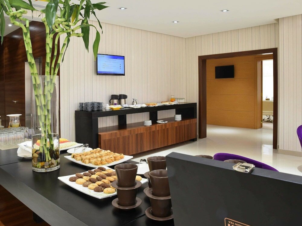 Фото Novotel Suites Riyadh Centre