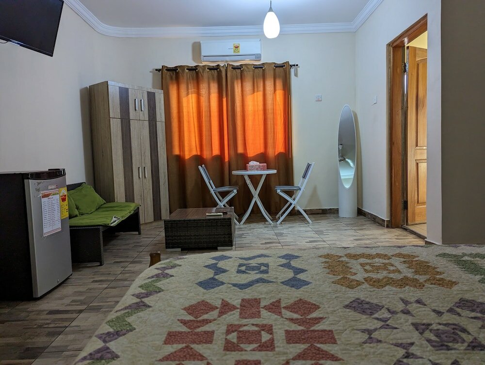 Фото The Golden Apple