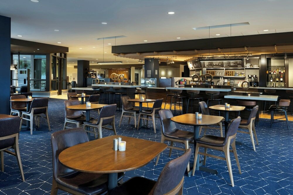 Фото Courtyard by Marriott Redwood City