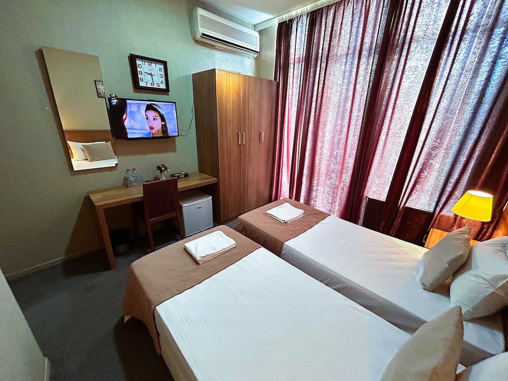 Фото The Family Hotel - Free Massage