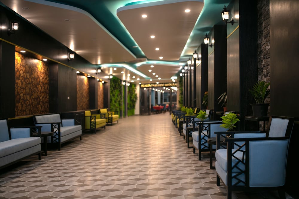 Фото Azalea Parkview Hotel