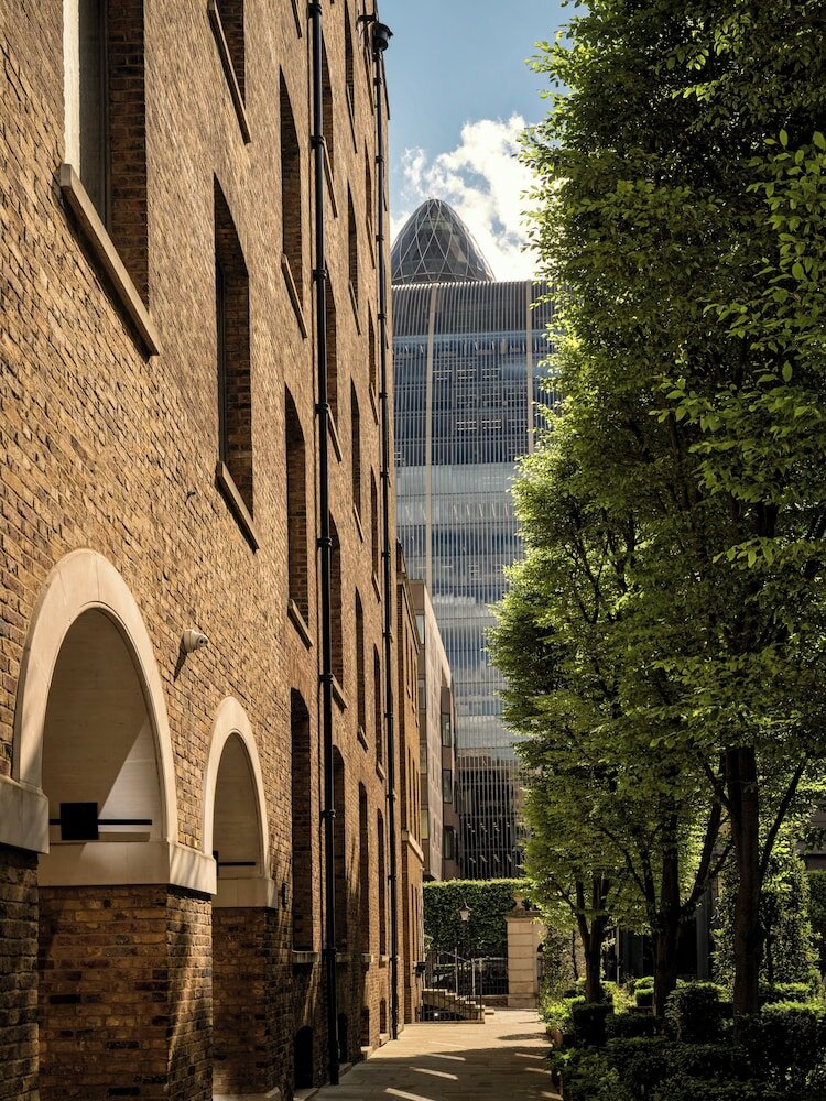 Фото Devonshire Club & Hotel