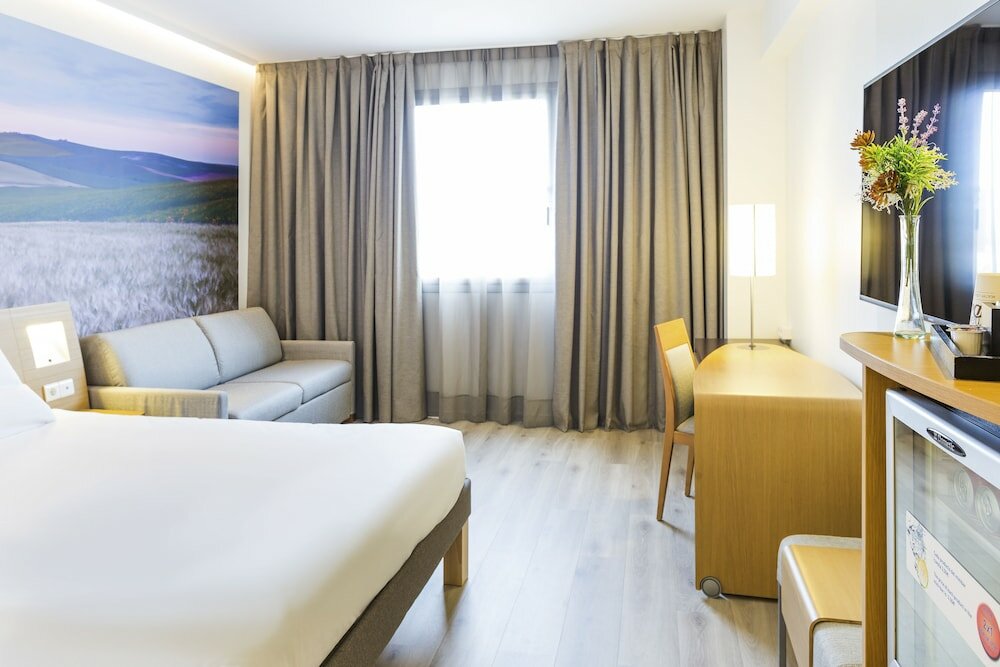 Фото Novotel Madrid Campo de las Naciones