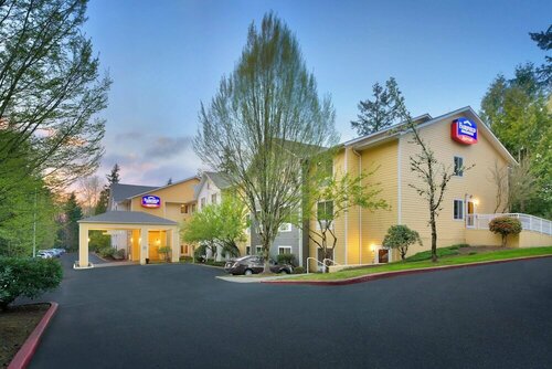 Гостиница Fairfield Inn & Suites by Marriott Seattle Bellevue/Redmond в Редмонде