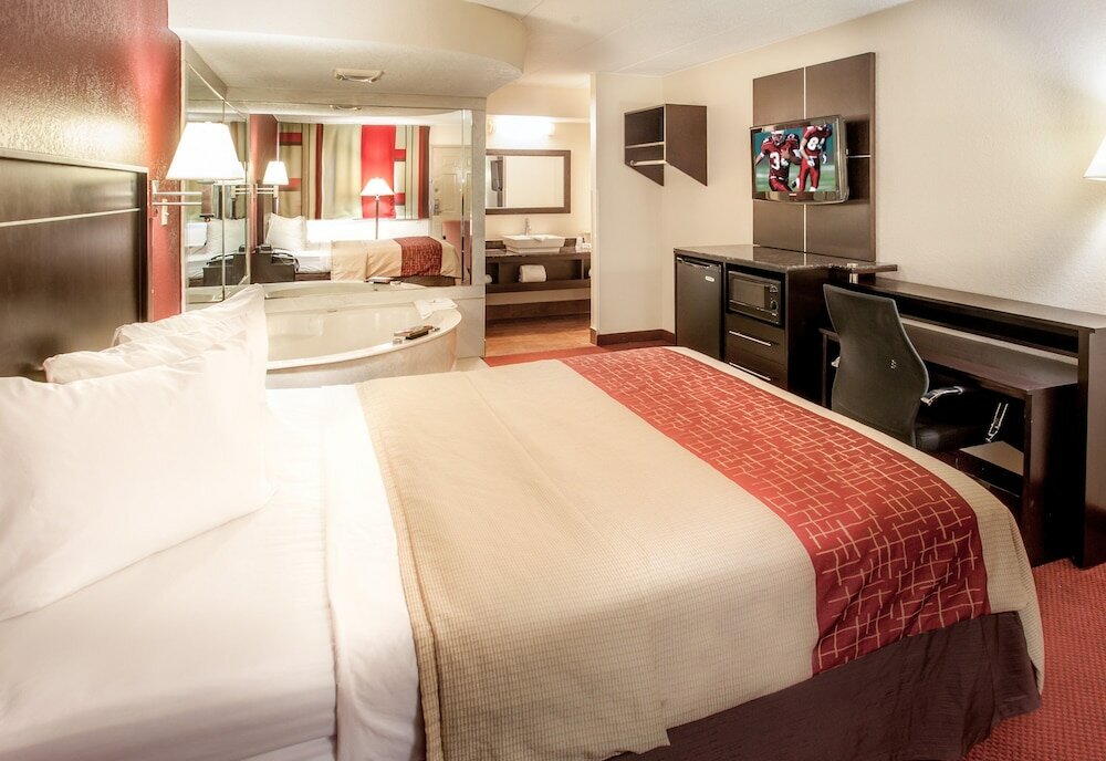 Фото Red Roof Inn Ann Arbor - University of Michigan South