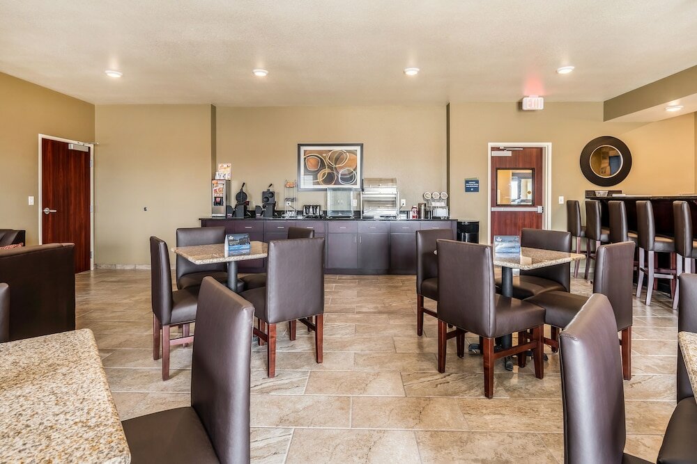 Фото Cobblestone Hotel & Suites - Andrews