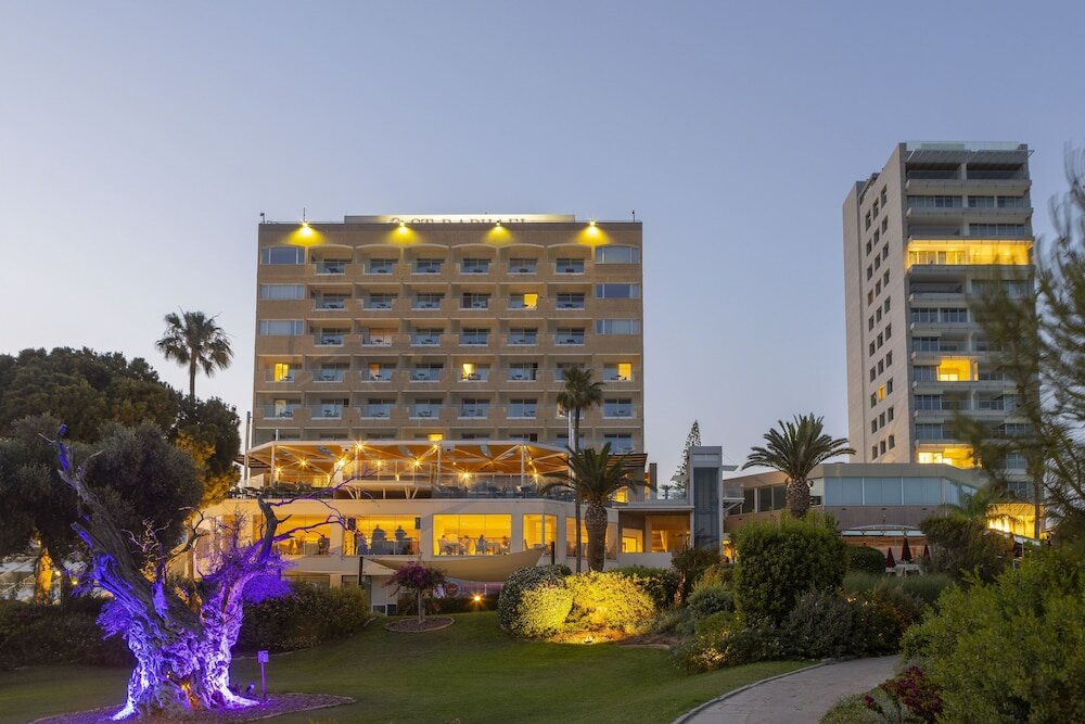 Фото St Raphael Resort & Marina