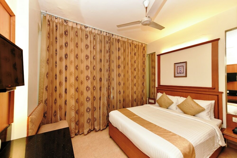 Фото Hotel Roopa
