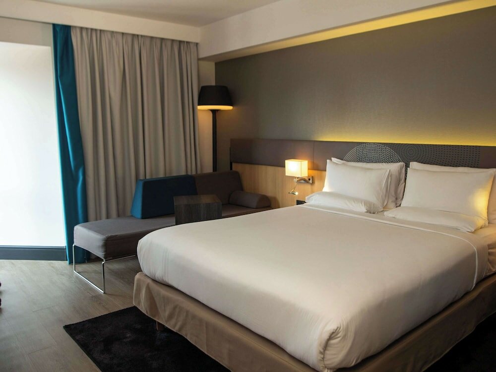 Фото Novotel London Wembley