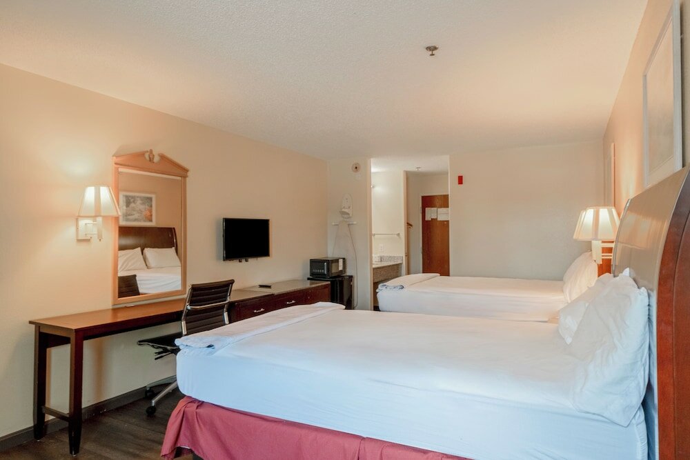 Фото Fairway Inn La Porte