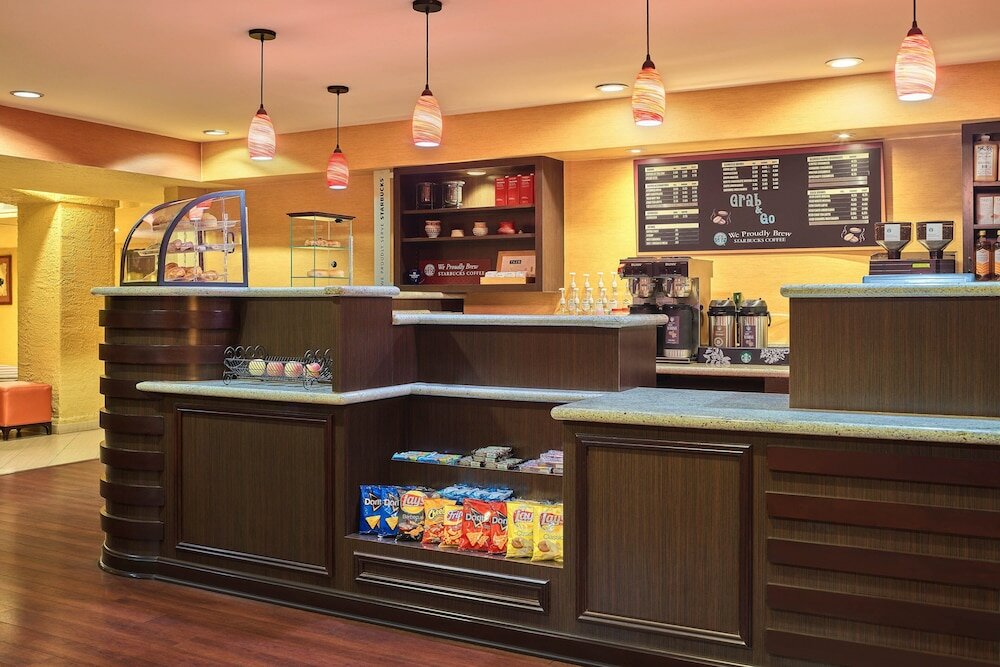 Фото Sheraton Tucson Hotel and Suites