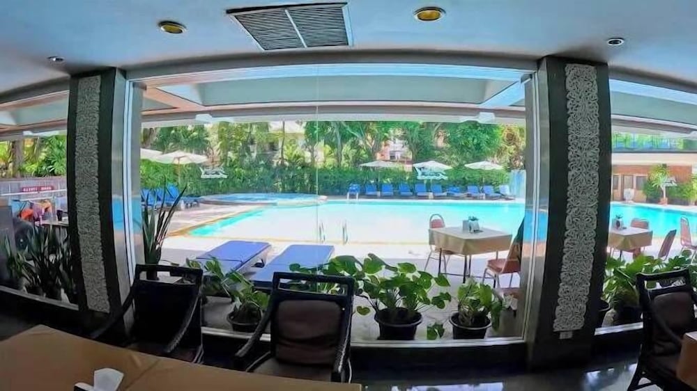 Фото Golden Beach Hotel Pattaya