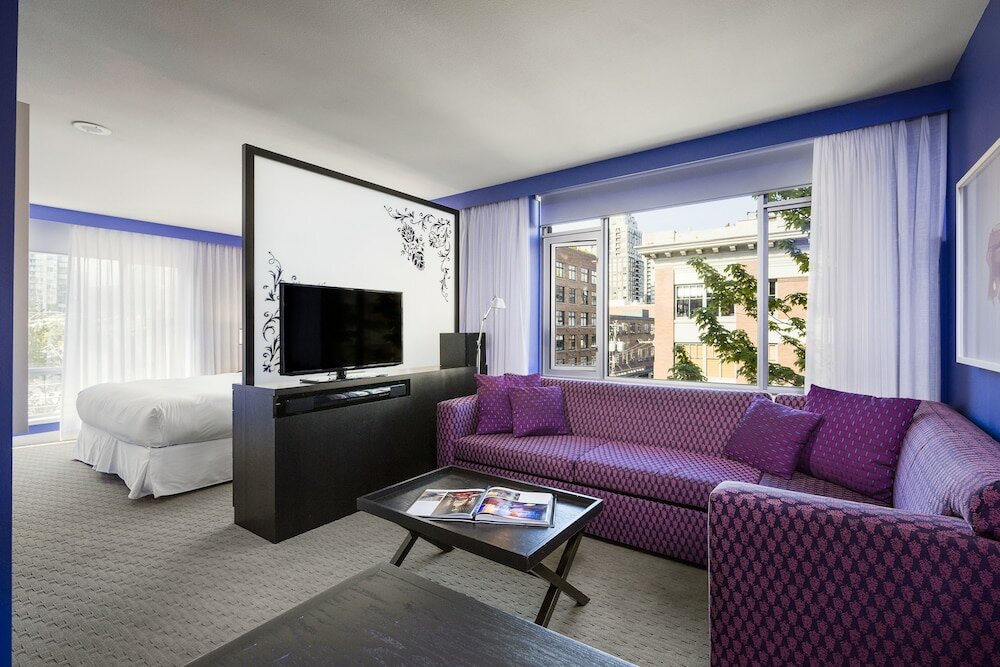 Фото Opus Vancouver