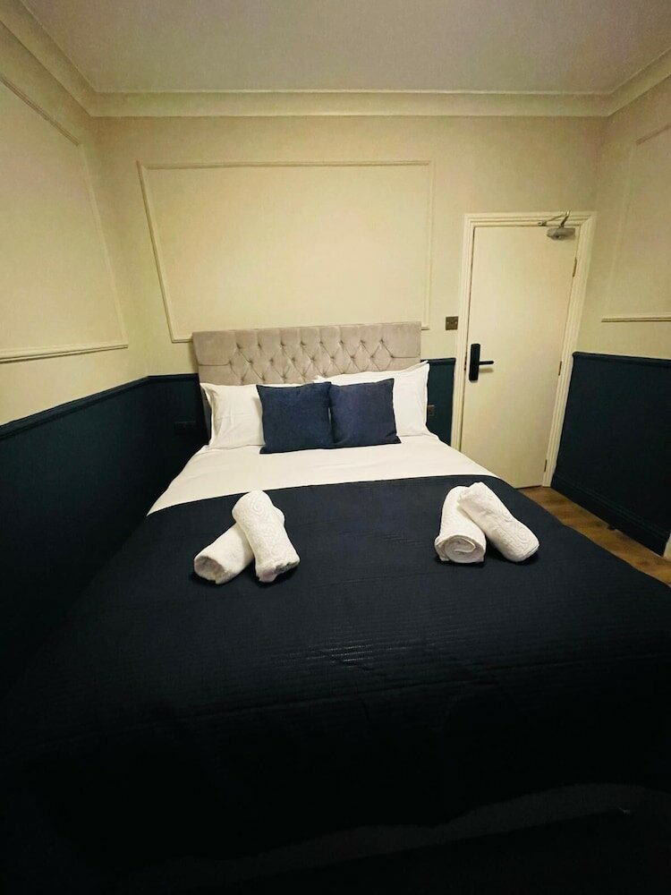 Фото Euro Bar and Hotel