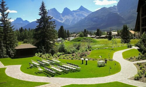 Внешний вид отеля Grande Rockies Resort - Bellstar Hotels & Resorts в Канморе, фото 2