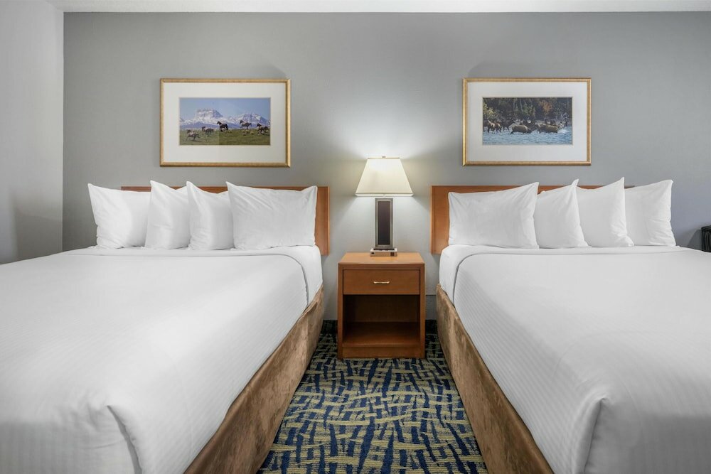 Фото SureStay Plus Hotel by Best Western Lethbridge