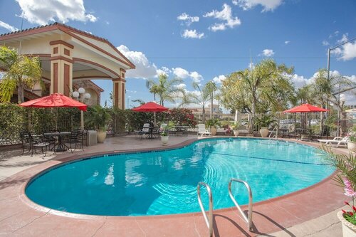 Гостиница Best Inn & Suites в Буэна-Парк