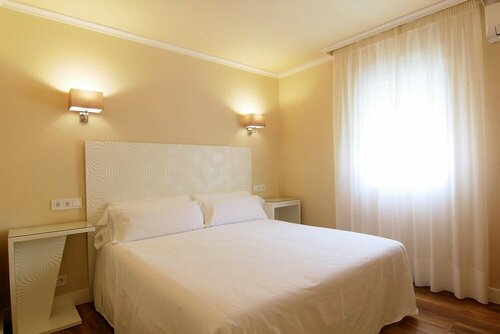 Гостевой дом Hostal los Castanuelos в Канделеде