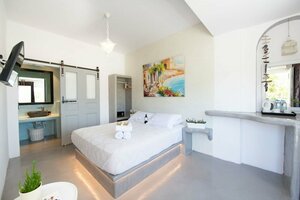 отель Arlene Suites