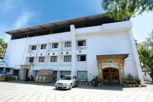 Гостиница Capital O 19742 Hotel Dona Castle в Керале