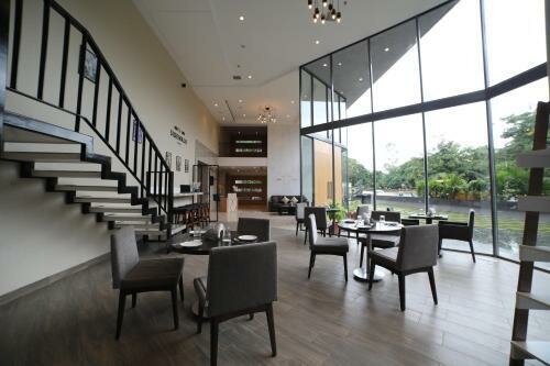 Гостиница The Vern at Blvd в Нашике