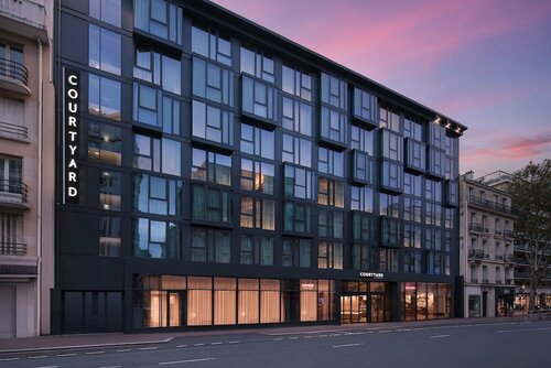 Гостиница Courtyard by Marriott Paris Porte de Versailles в Париже